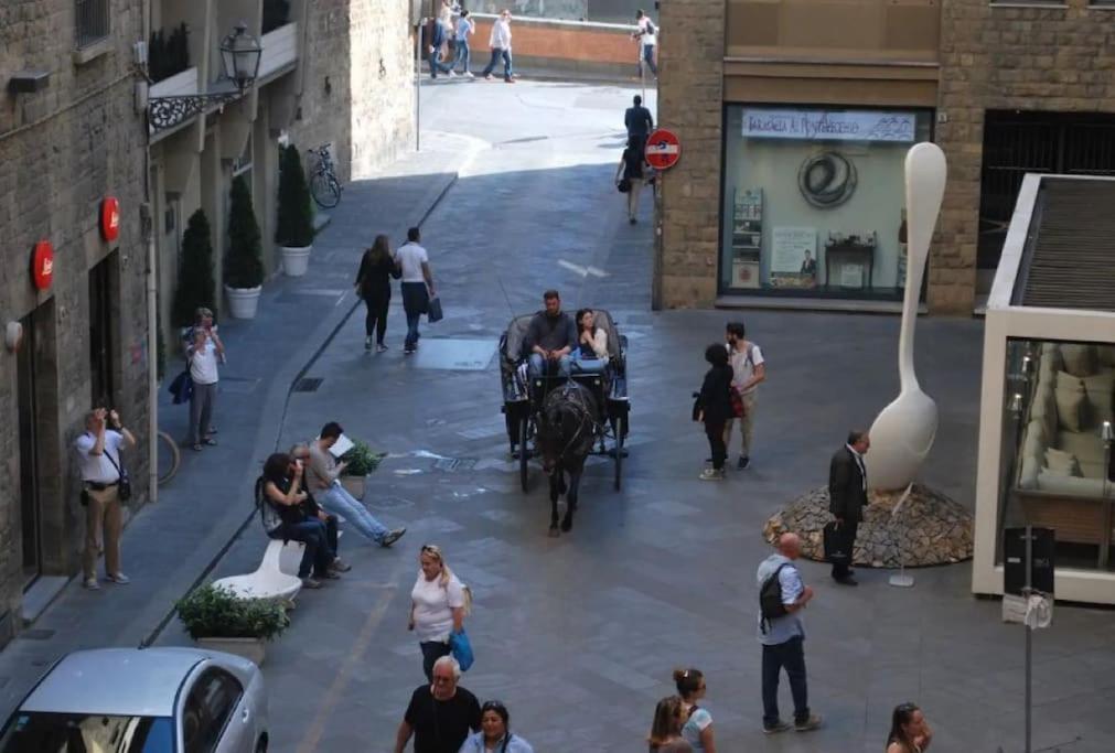 Wonderful Ponte Vecchio At A Breath. Appartamento
